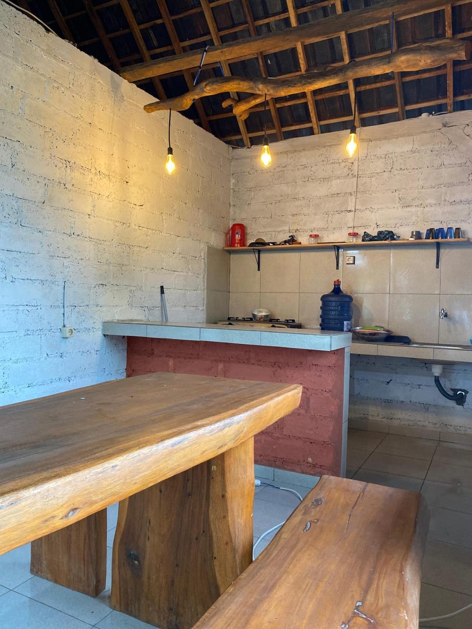 Kitchen or kitchenette, Dining area
