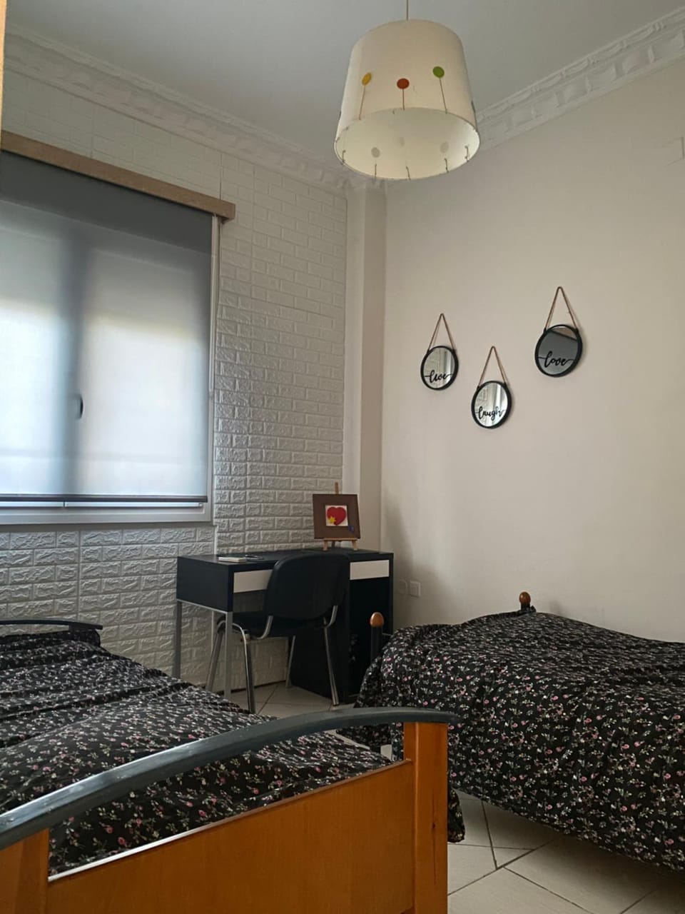 Bed, Photo of the whole room, Decorative detail, Guests, group of guests, Family, furniture, heating, air conditioner