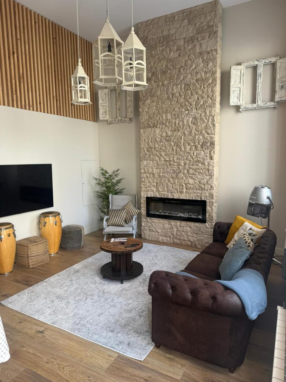 Living room, fireplace