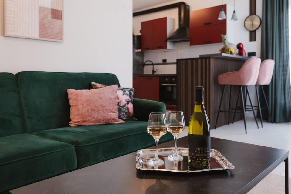 Kitchen or kitchenette, Living room