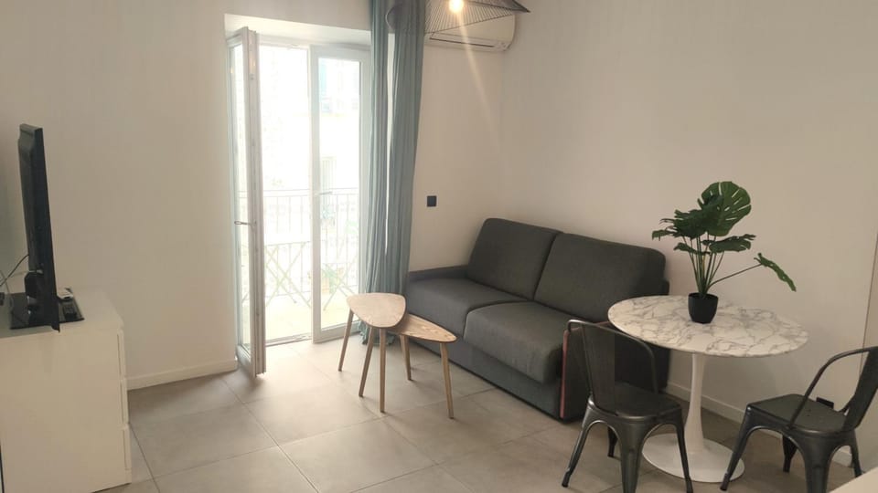 Baie des anges 305 Apartment in Nice