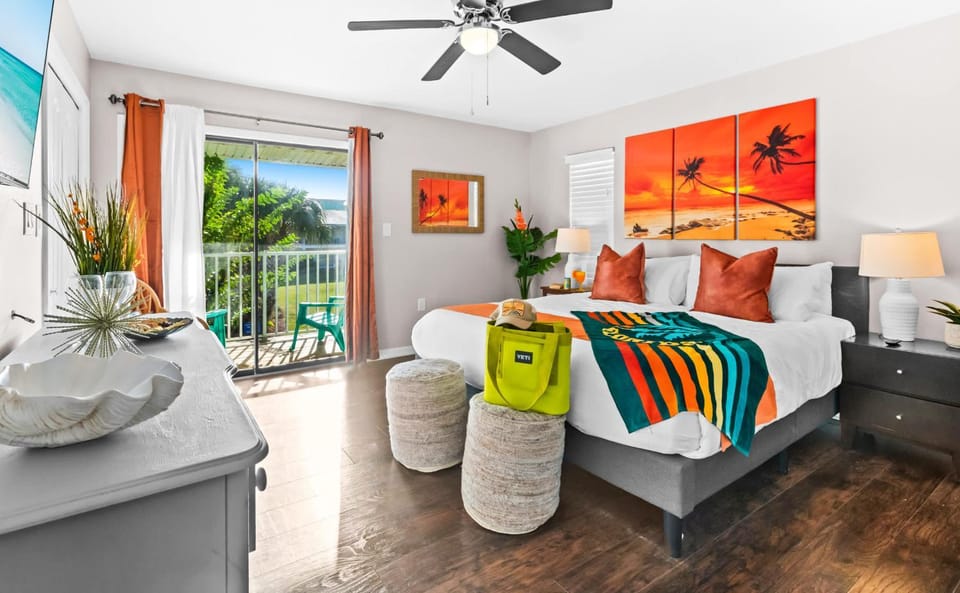Orange Crush Cottage House in Miramar Beach