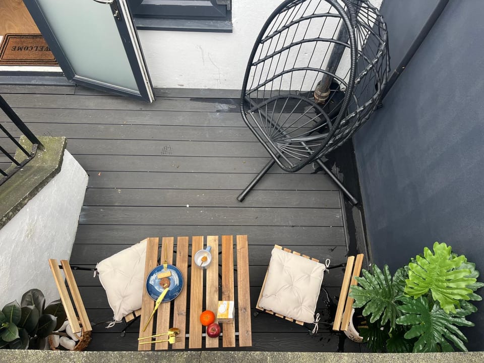 Cozy and Peaceful Apartment with Terrace in Hackney Apartment in London Borough of Hackney