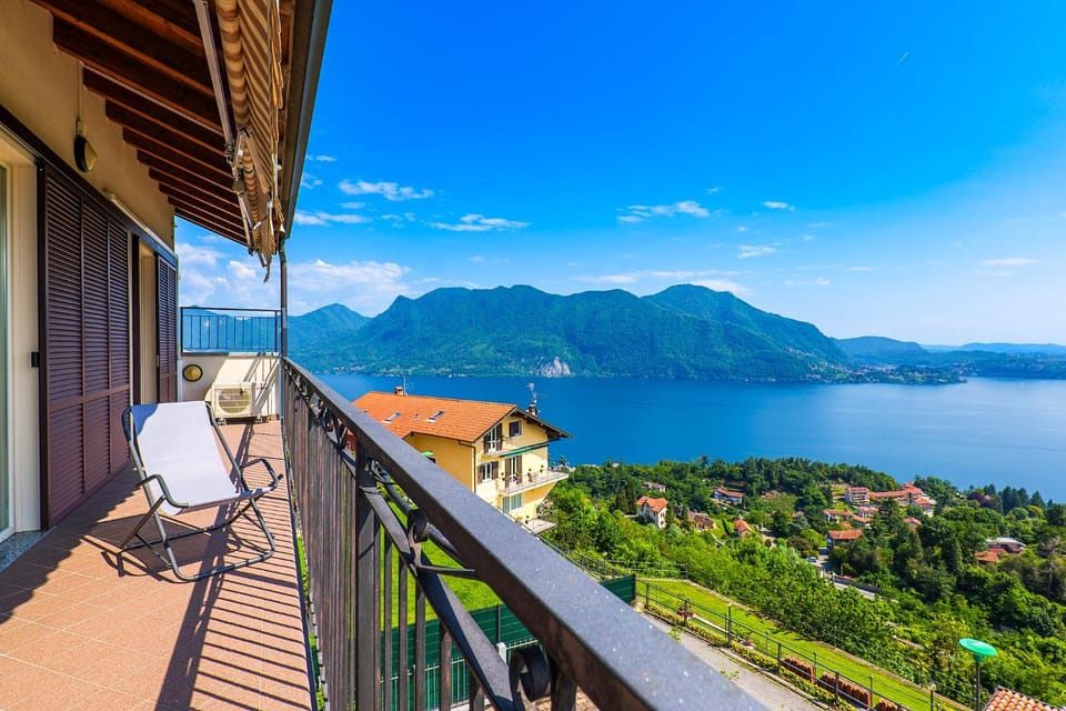 Balcony/Terrace, Lake view, Mountain view