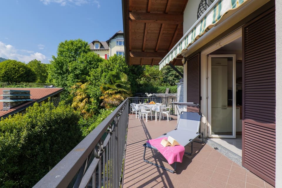 Balcony/Terrace, Lake view, Mountain view