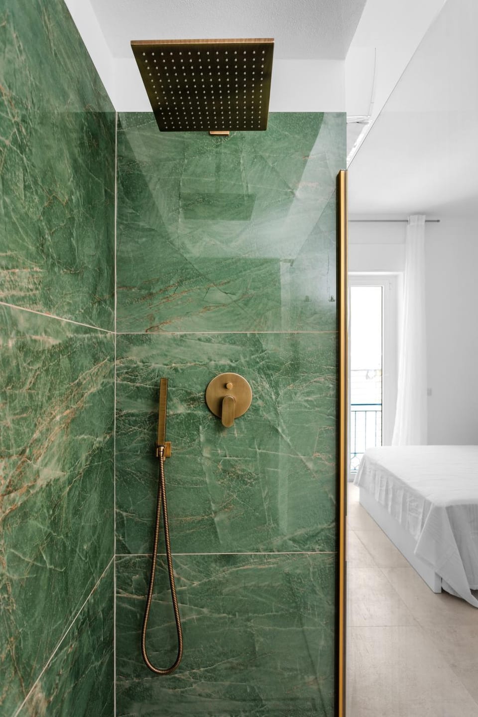 Shower, Bedroom