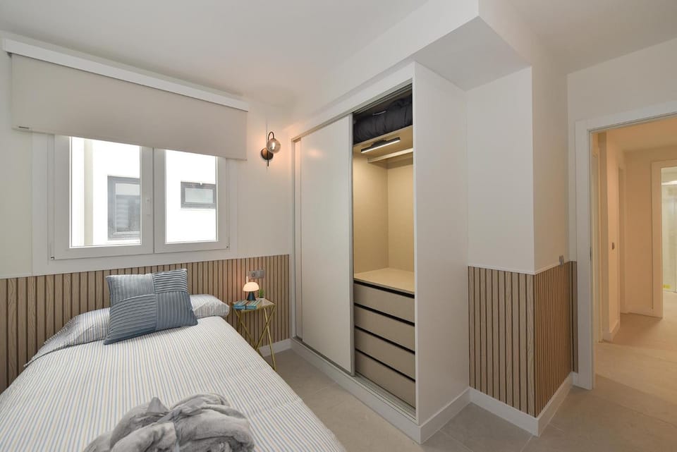 Bedroom, wardrobe