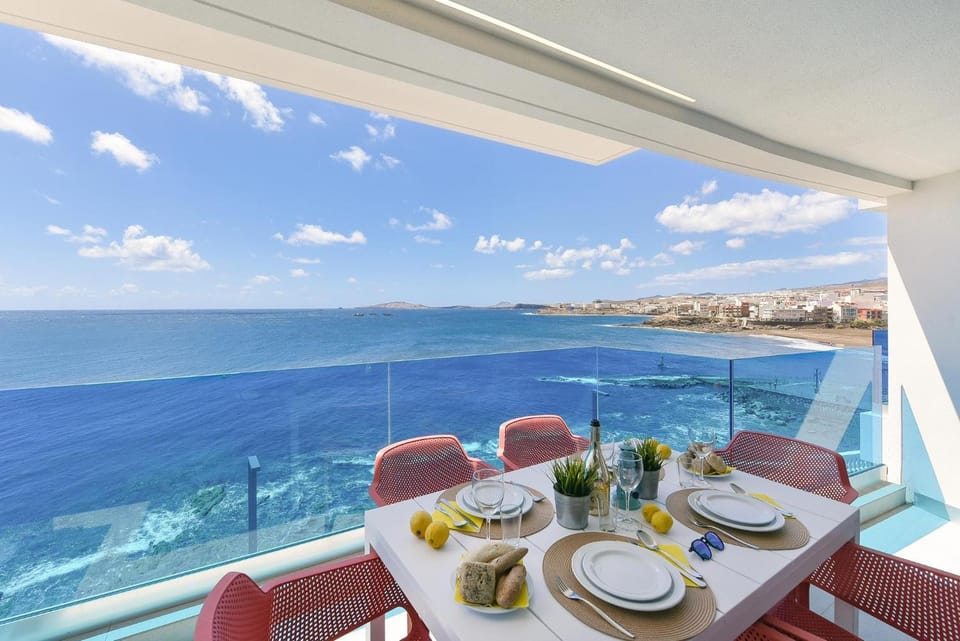 Natural landscape, Balcony/Terrace, Dining area, Sea view