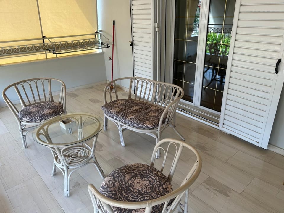 Patio, Day, Balcony/Terrace