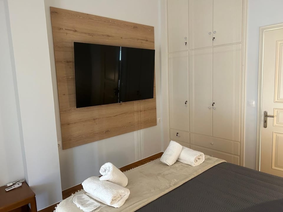 Bed, Photo of the whole room, Bedroom, wardrobe