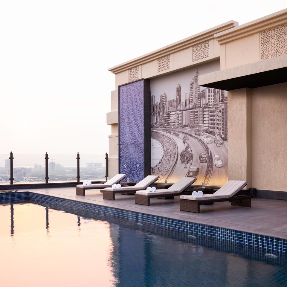 Swimming pool, sunbed