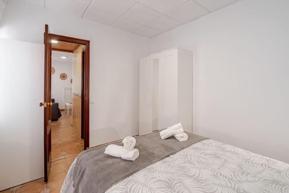 Bed, Photo of the whole room, Bedroom, towels, wardrobe