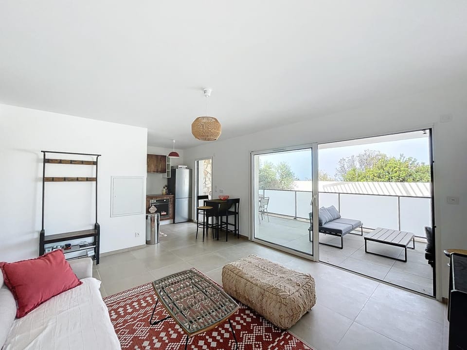 T2 dans résidence avec piscine Apartment in Calvi