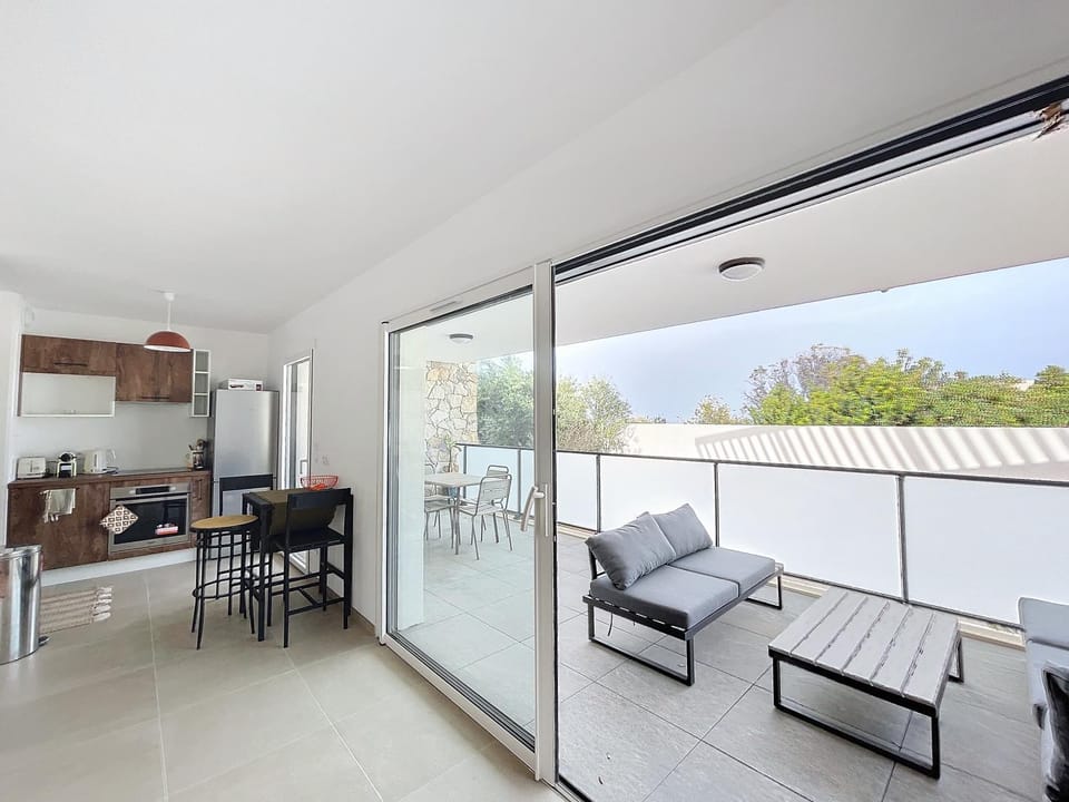 T2 dans résidence avec piscine Apartment in Calvi
