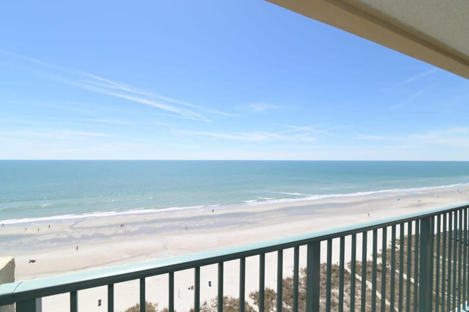 The Blue Dune Oceanfront Huge Balcony w Lazy River House in North Myrtle Beach
