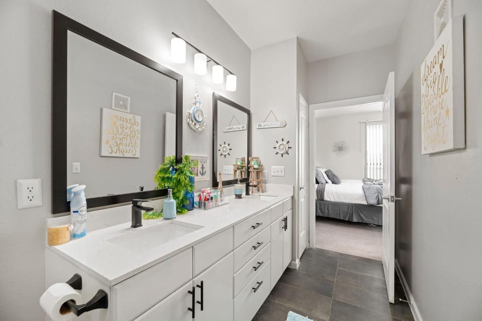 Bathroom, Bedroom
