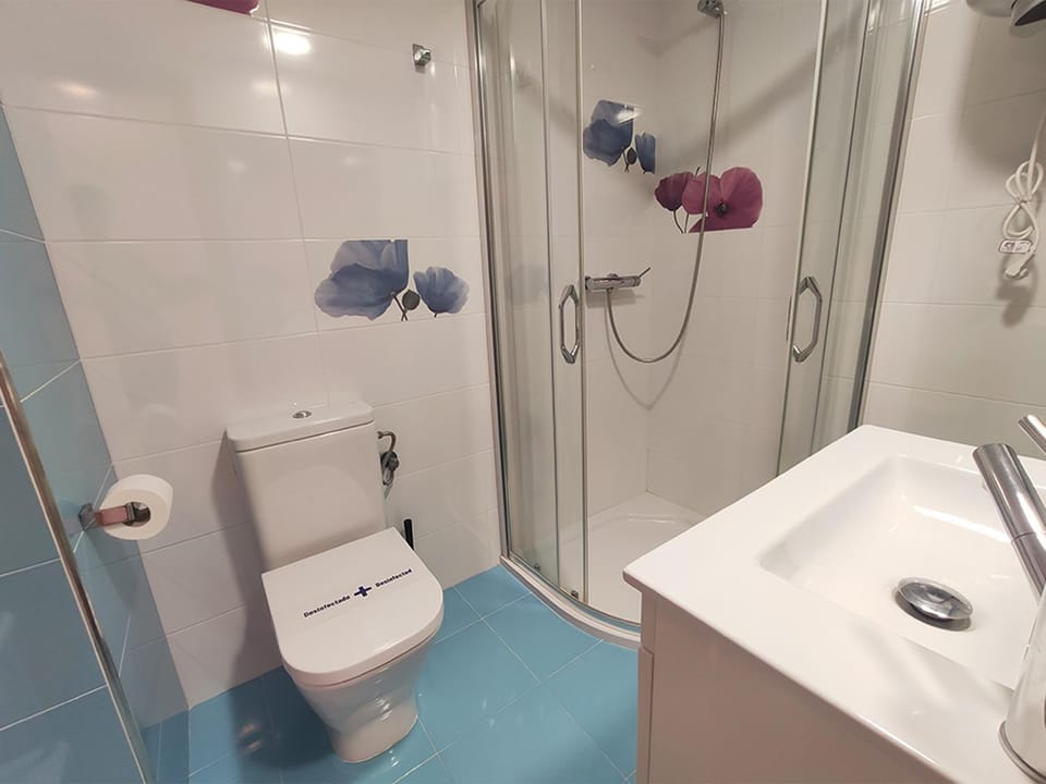 Shower, Toilet, Spring, Bed, Activities, Winter, Summer, Bathroom, Balcony/Terrace, Hiking, Animals, Animals, Animals, Autumn, Pets, Pets, Pets, Sea view, Swimming pool, Sports, Entertainment, children, children, children, young children, young children, young children, older children, older children, older children, group of guests, group of guests, group of guests, cot, Family, Family, Family, Parking, heating, heating, microwave, oven, pet friendly, pet friendly, washing machine, elevator