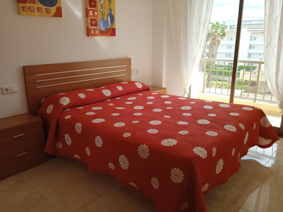 Shower, Spring, Bed, Activities, Winter, Summer, Balcony/Terrace, Photo of the whole room, Hiking, Animals, Animals, Animals, Bedroom, Autumn, Pets, Pets, Pets, Sea view, Swimming pool, Sports, Entertainment, children, children, children, young children, young children, young children, older children, older children, older children, group of guests, group of guests, group of guests, cot, Family, Family, Family, Parking, heating, heating, microwave, oven, pet friendly, pet friendly, washing machine, elevator