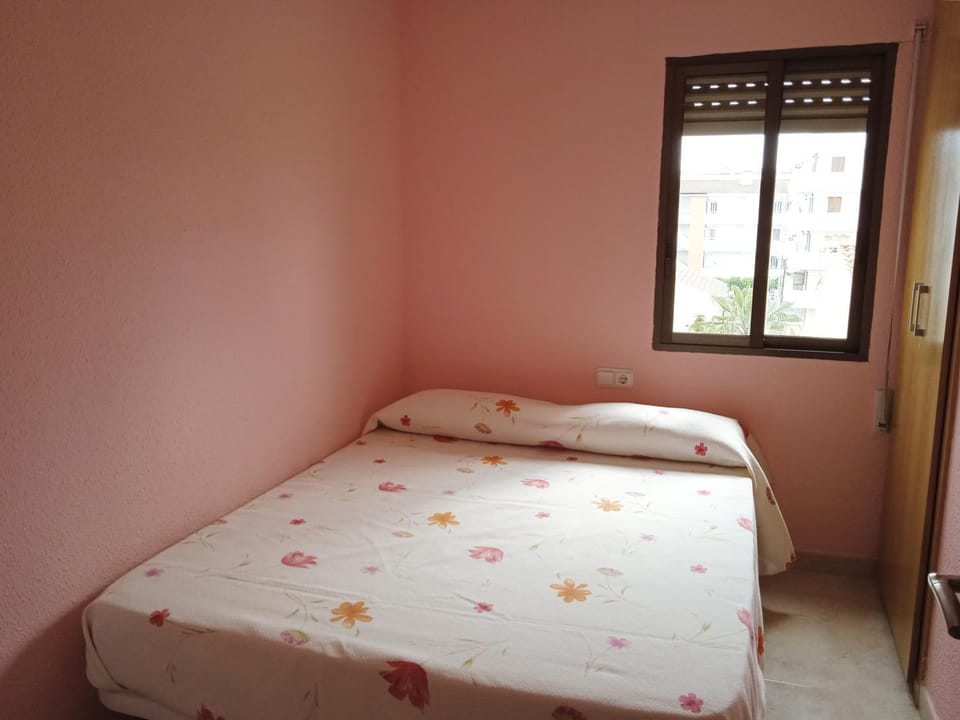 Shower, Spring, Bed, Activities, Winter, Summer, Balcony/Terrace, Photo of the whole room, Hiking, Animals, Animals, Animals, Bedroom, Autumn, Pets, Pets, Pets, Sea view, Swimming pool, Sports, Entertainment, children, children, children, young children, young children, young children, older children, older children, older children, group of guests, group of guests, group of guests, cot, Family, Family, Family, Parking, heating, heating, microwave, oven, pet friendly, pet friendly, washing machine, elevator