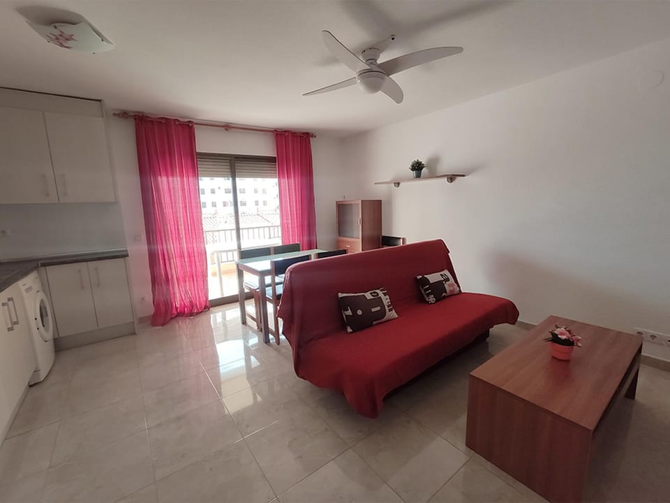 Shower, Spring, Bed, Activities, Winter, Summer, Balcony/Terrace, Living room, Dining area, Hiking, Animals, Animals, Animals, Autumn, Pets, Pets, Pets, Sea view, Swimming pool, Sports, Entertainment, children, children, children, young children, young children, young children, older children, older children, older children, group of guests, group of guests, group of guests, cot, Family, Family, Family, Parking, heating, heating, microwave, oven, pet friendly, pet friendly, washing machine, elevator