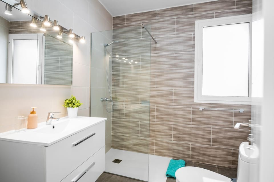 Bathroom, Living room