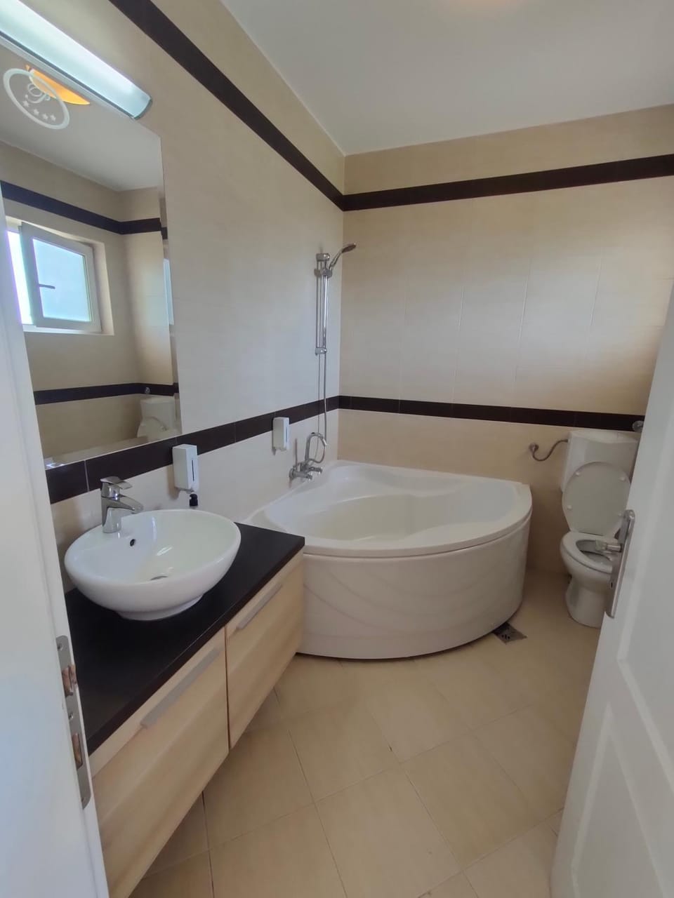 Bathroom, Bath, towels