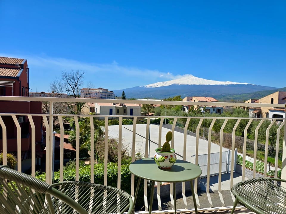 Natural landscape, View (from property/room), Balcony/Terrace, Mountain view