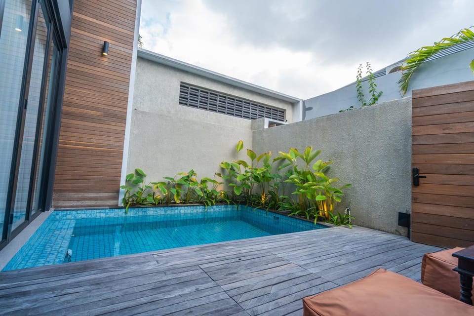Facade/entrance, Pool view