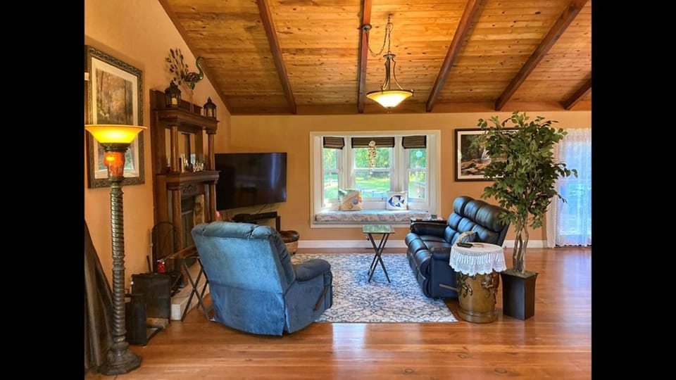 A - Karen`s Ferngully House in Mendocino County