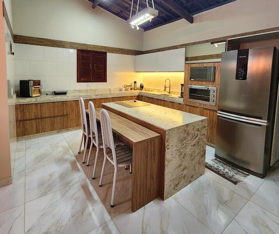 Kitchen or kitchenette, Communal kitchen