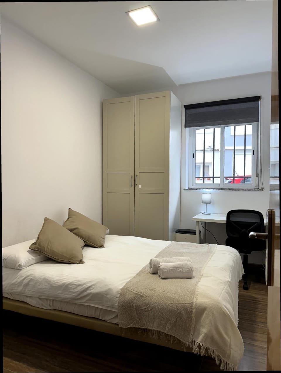 Bed, Bedroom, towels, wardrobe