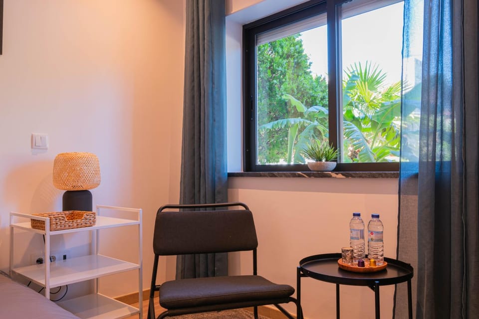 7Min to Uni Sé-Velha - AC - Work Desk - 300MBs WiFi - Suite 3 Bed and Breakfast in Coimbra