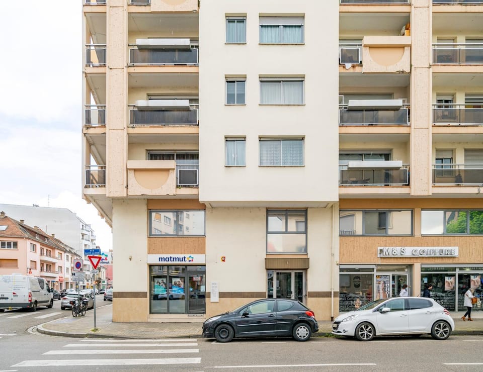 Property building, Street view