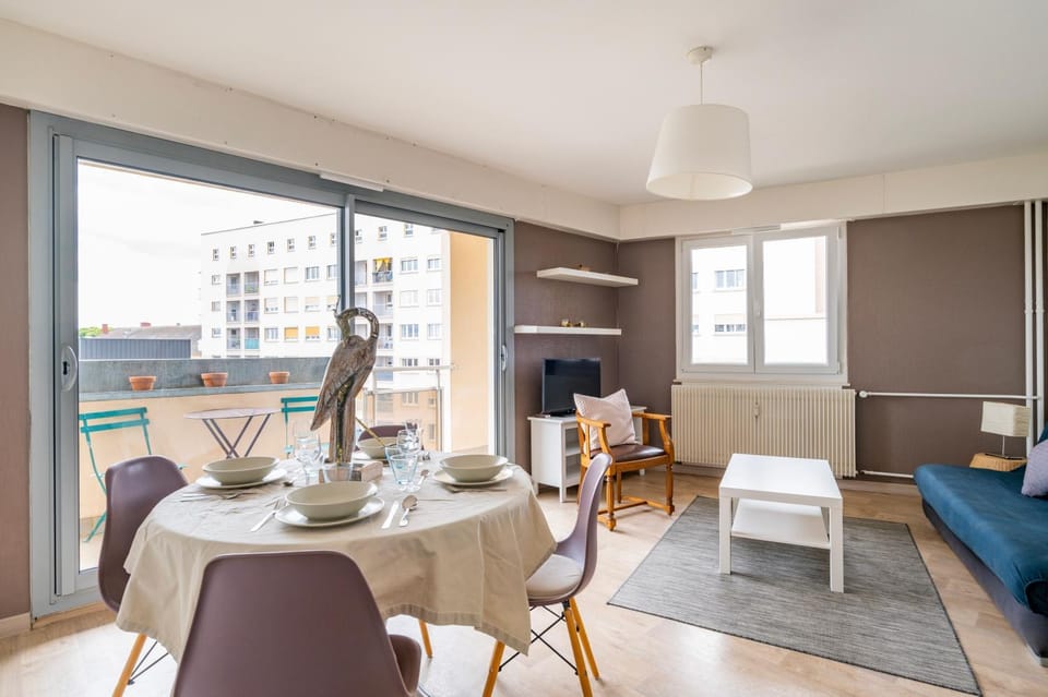 TV and multimedia, View (from property/room), Balcony/Terrace, Living room, Seating area, Dining area