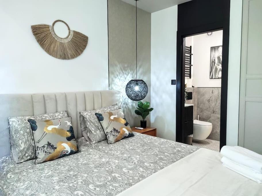 No. 8 / Nr 8 by Cooee Apartments Apartment in Warsaw