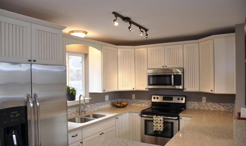 Sherwood Cottage - Steps from Old Town & Poudre River House in Fort Collins