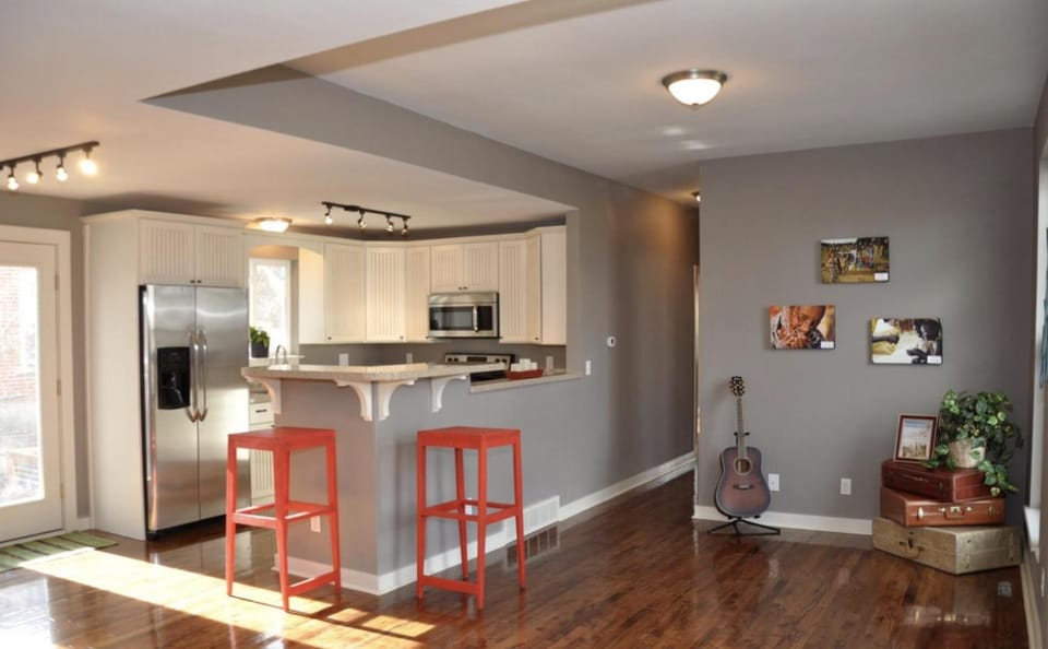 Sherwood Cottage - Steps from Old Town & Poudre River House in Fort Collins