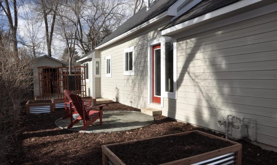 Sherwood Cottage - Steps from Old Town & Poudre River House in Fort Collins