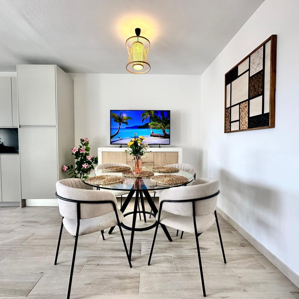 (NEW) Beachside apartment - Calahonda Beach Apartment in Sitio de Calahonda