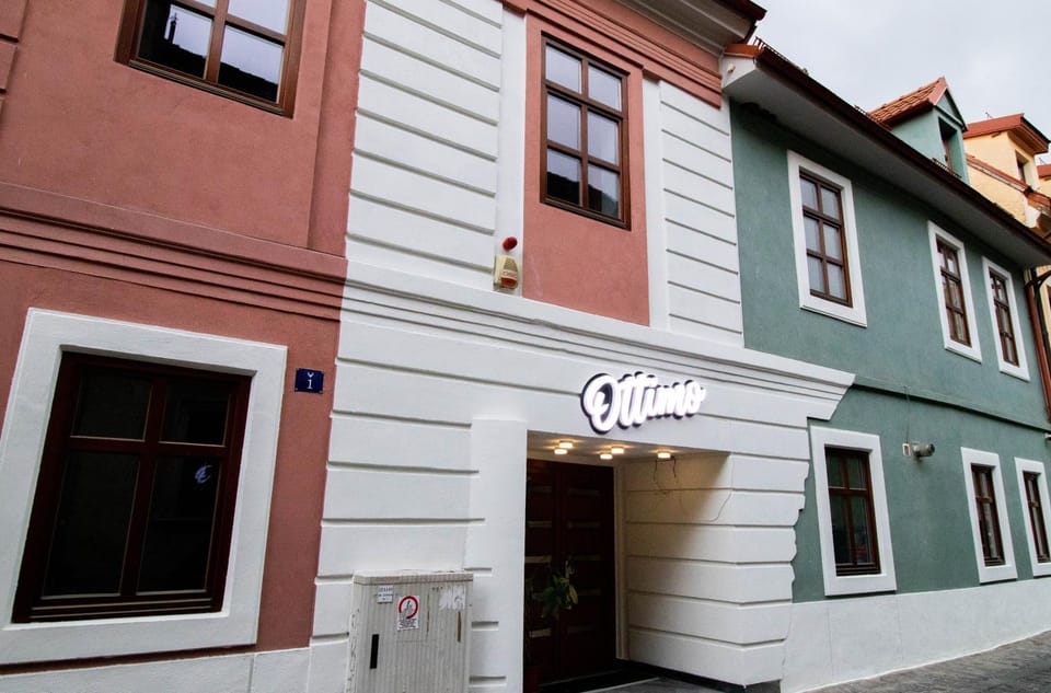 Property building, Day, Street view