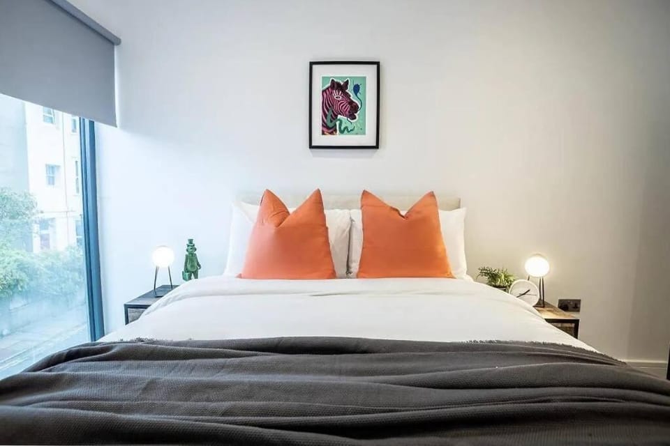 Charming 2 Bedroom Flat I Next To Brighton Station Apartment in Brighton