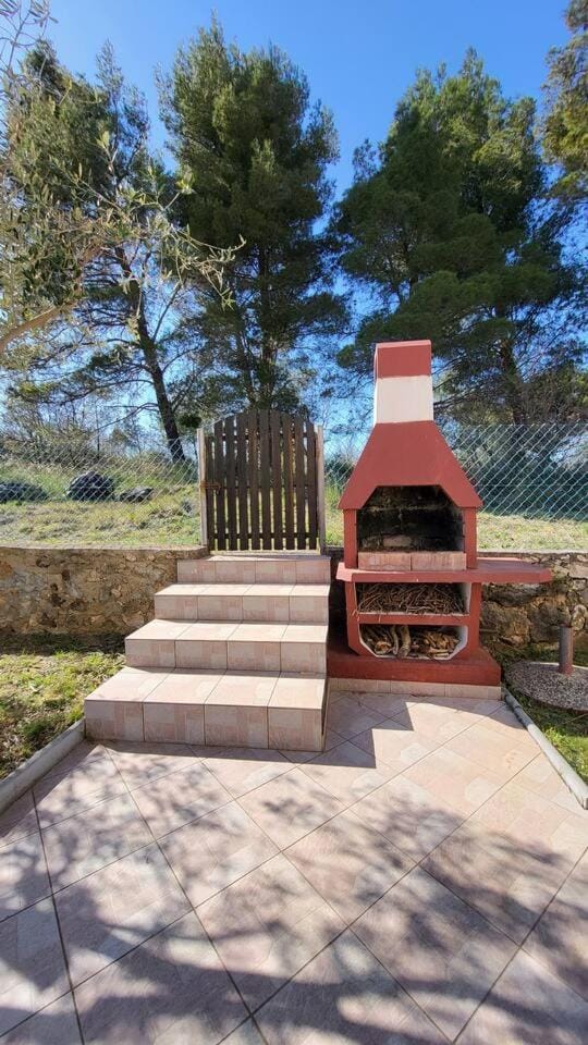 Patio, Natural landscape, BBQ facilities, Garden