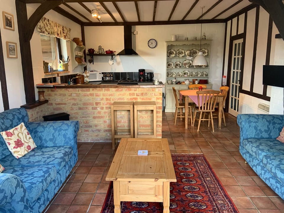 Coffee/tea facilities, Kitchen or kitchenette, Living room, Seating area, Dining area, pet friendly, stove