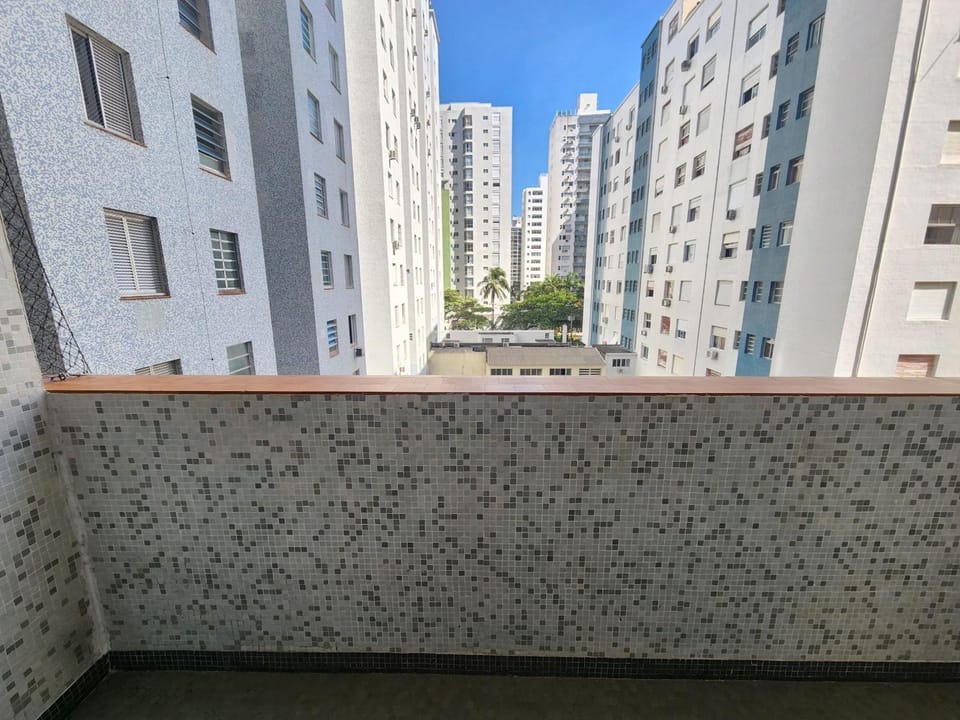Frente ao mar e shopping La Plage, 2 quartos sacada , 1 vaga de garagem Apartment in State of São Paulo