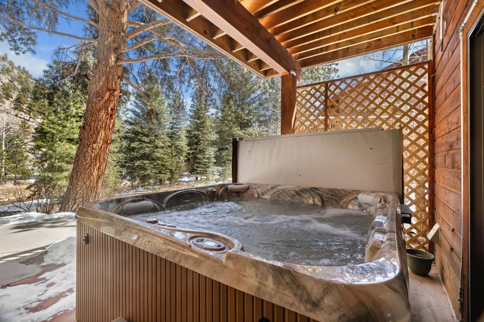 Bugle Pointe B16 by Estes Park Condos Apartment in Estes Park