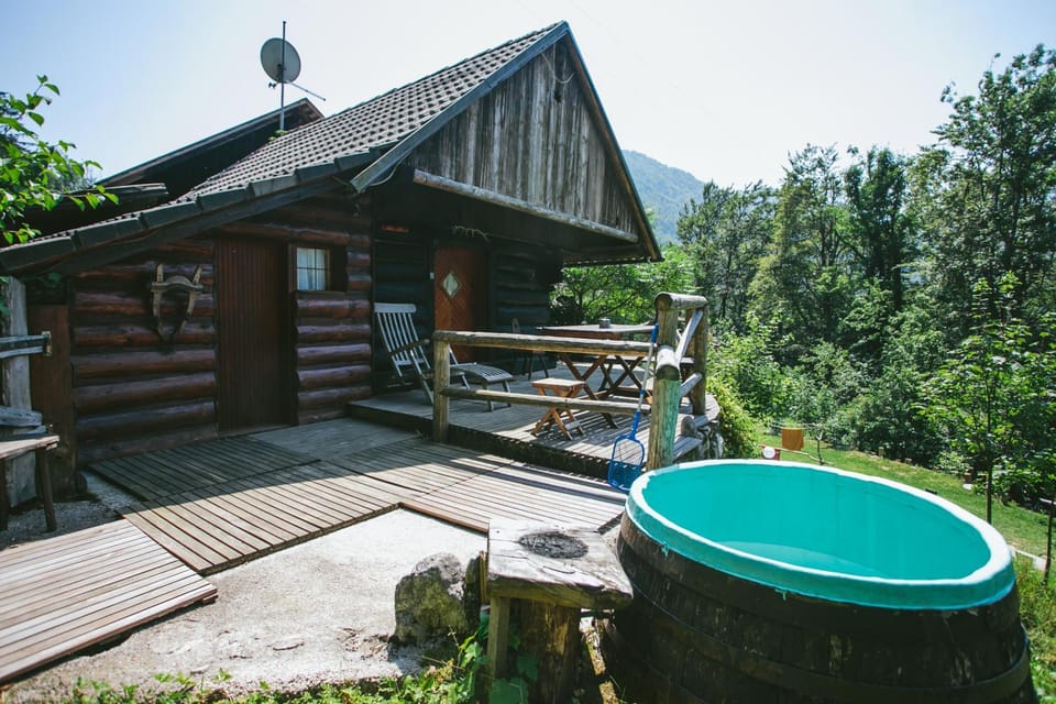 Facade/entrance, Day, Hot Tub