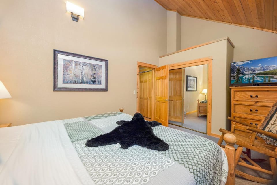 Creekside Condos C by Estes Park Condos Apartment in Estes Park