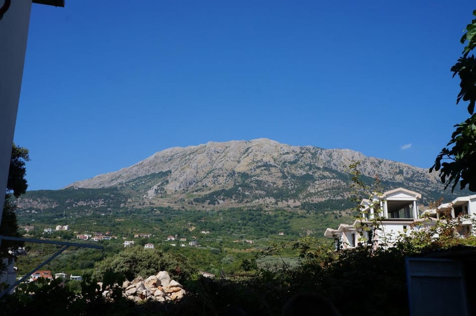Nearby landmark, Natural landscape, Mountain view