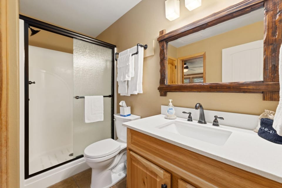Creekside Suites 06 by Estes Park Condos Apartment in Estes Park