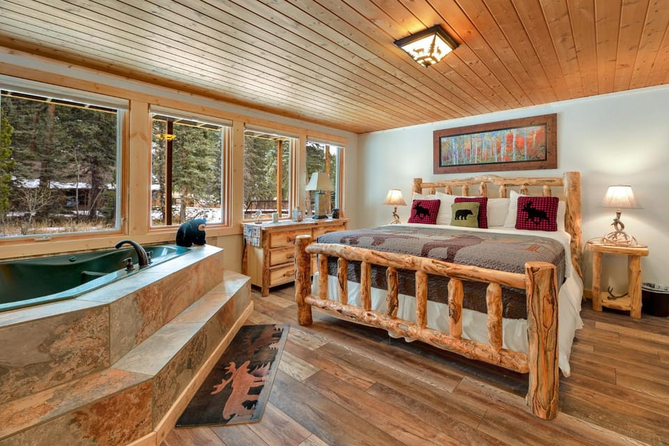 Creekside Suites 12 by Estes Park Condos Apartment in Estes Park